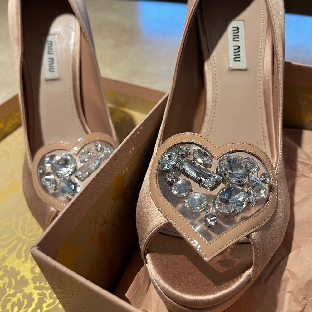 MIU MUI SATIN WITH HEARTS OF CRYSTAL “CINDERELLA” SHOES!!  NWT - Picture 14 of 14